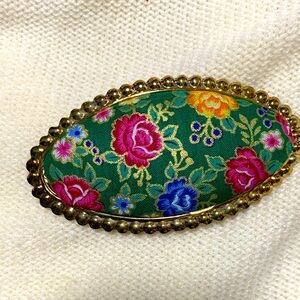 Green vintage Korean clip